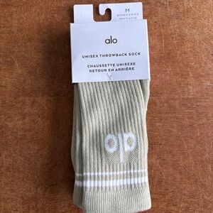 Alo yoga Unisex Throwback Sock Limestone/white